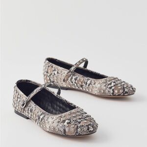 Steve Madden Snakeskin Style Vinetta Rhinestone Ballet Flat Size 10M